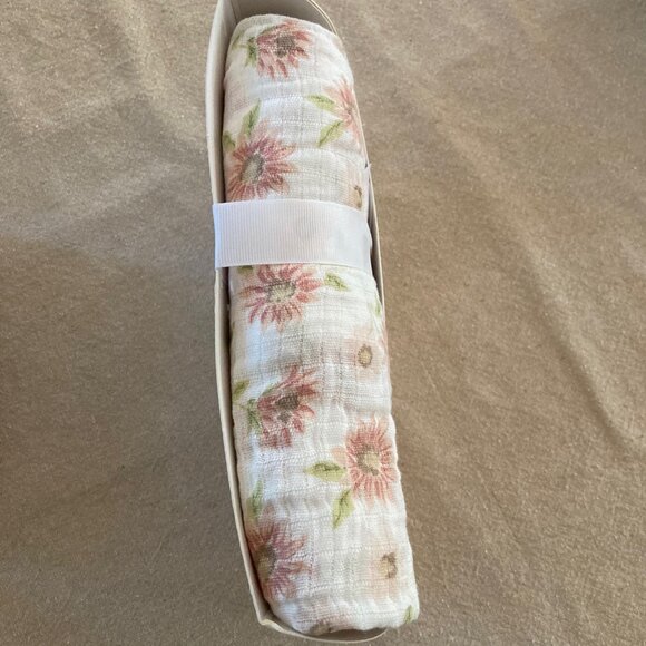 Faux Fur Booties & Muslin Blanket Set - Picture 9 of 14